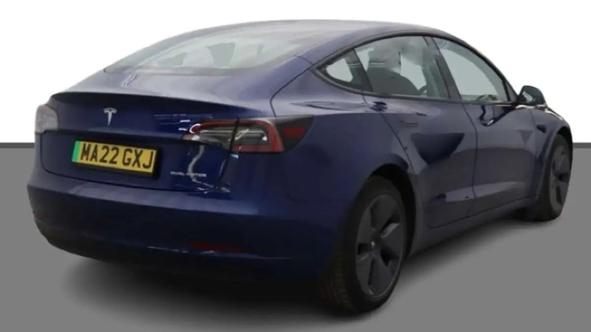 2022-tesla-model-3-e-long-range-big-5