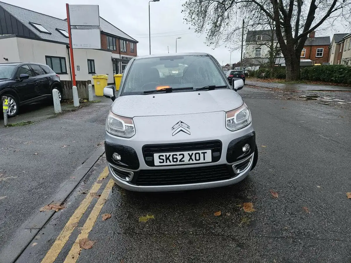 2012-citroen-c3-picasso-16hdi-vtr-big-1