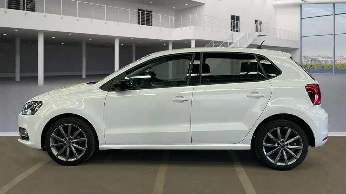 2015-volkswagen-polo-12-tsi-se-design-5d-big-5