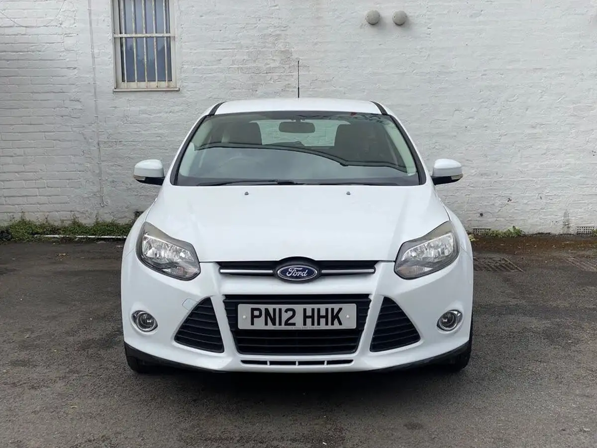 2012-ford-focus-16-zetec-ti-vct-125ps-hatchback-big-3