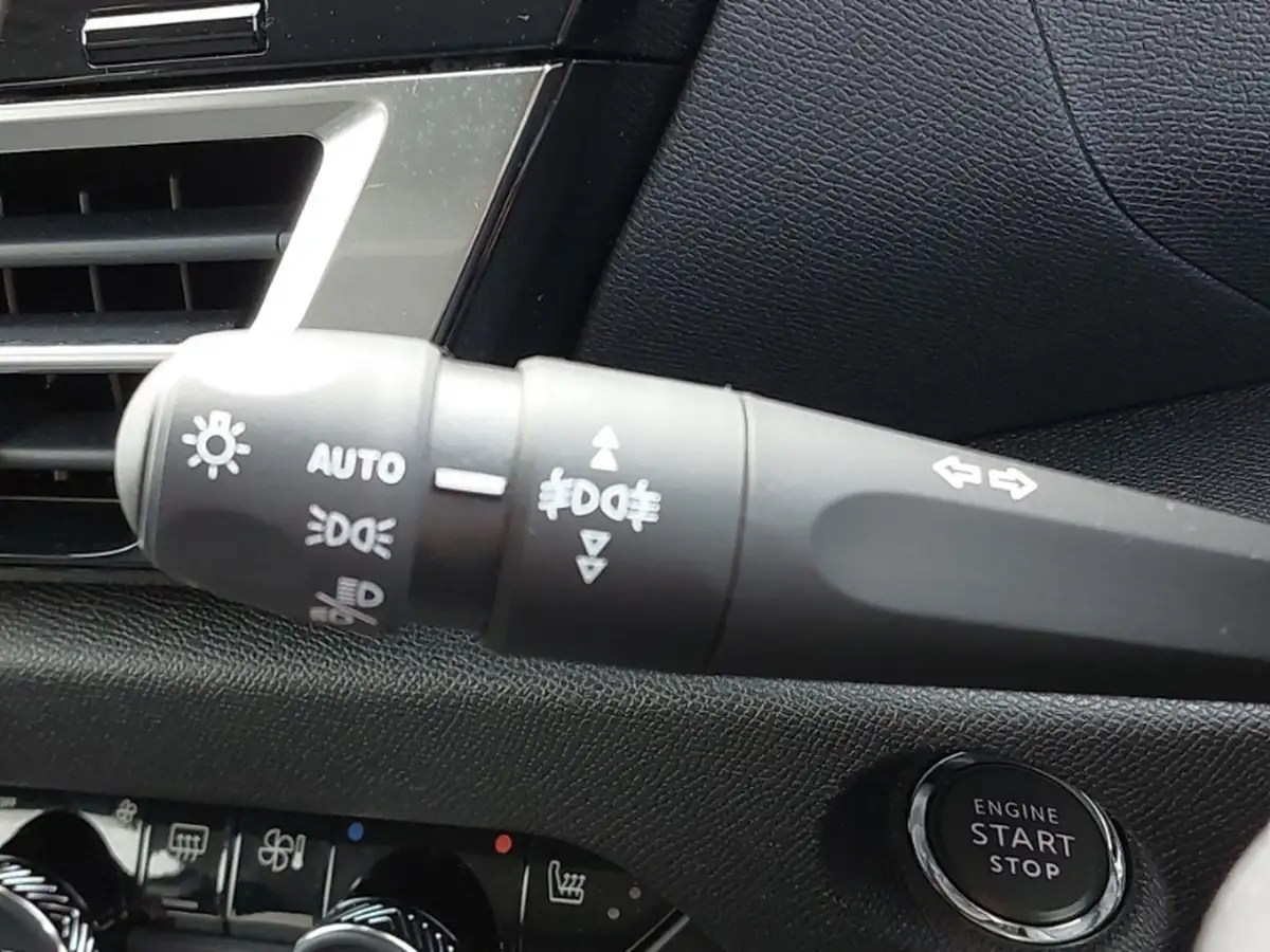 2024-citroen-c4-12-puretech-max-136ps-hybrid-e-dsc6-big-12