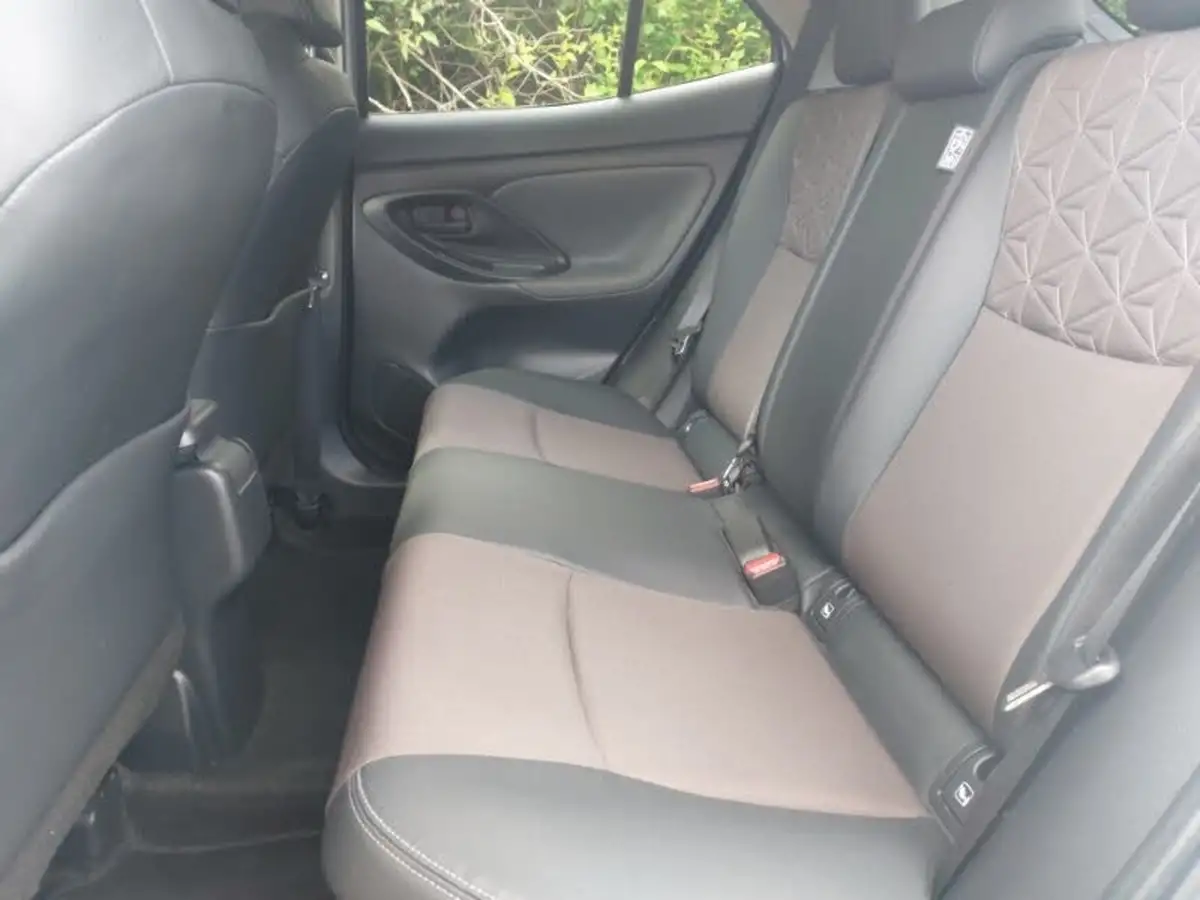 2021-toyota-yaris-cross-15-vvt-i-excel-big-5