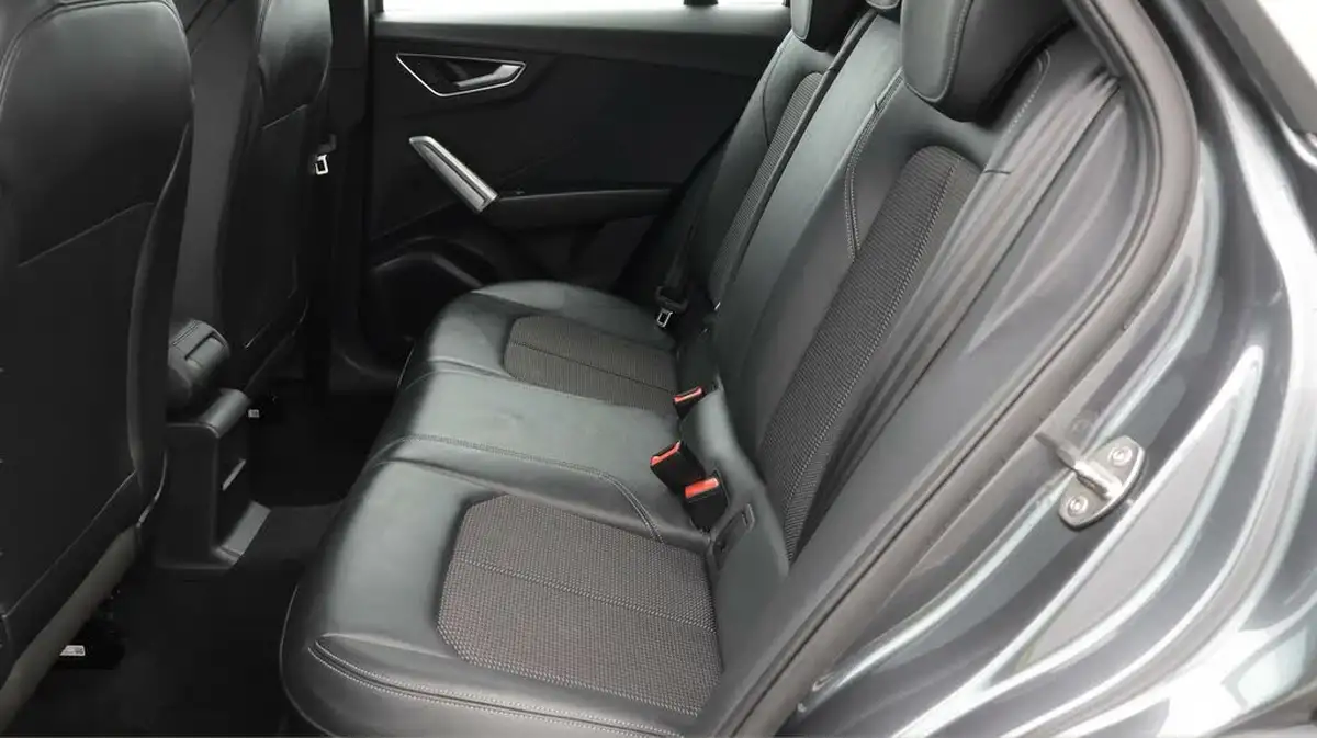 2020-audi-q2-15-35-tfsi-s-line-1495cc-tronic-big-16