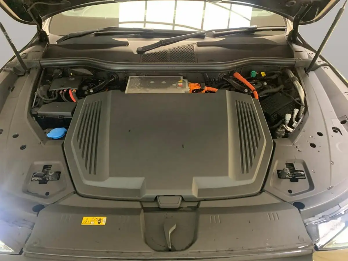 2021-audi-e-tron-55e-s-line-station-wagon-big-40