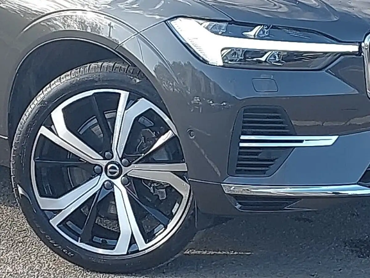 2024-volvo-xc60-20-t8-ultimate-dark-big-8