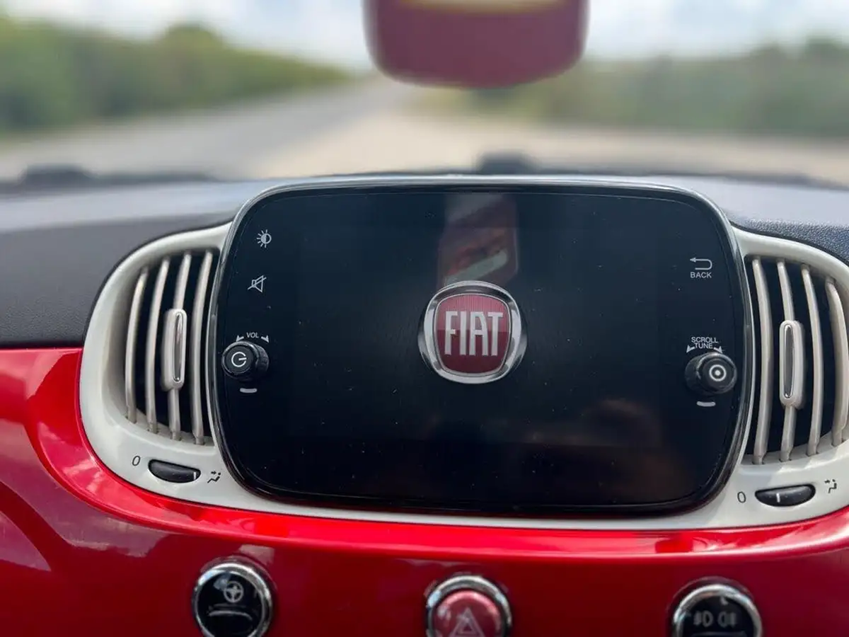 2019-fiat-500-12-lounge-big-18