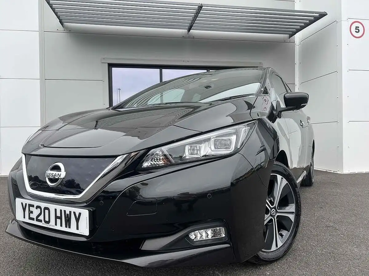 2020-nissan-leaf-e-tekna-big-28