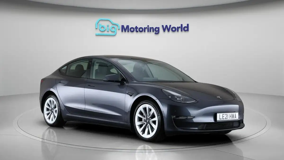 2021-tesla-model-3-e-long-range-4x4-big-1