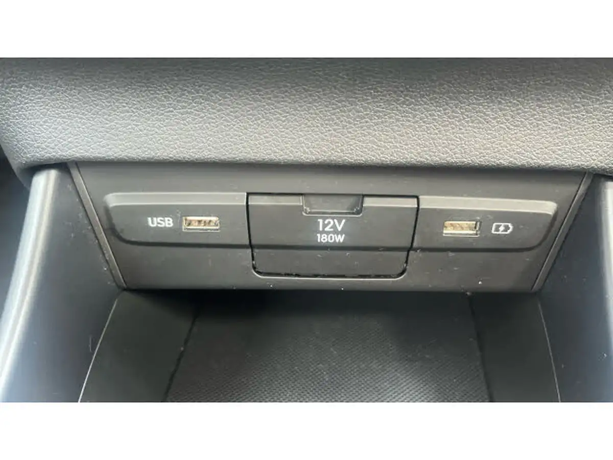 2022-hyundai-i20-10-t-gdi-se-connect-eclutch-imt-big-25