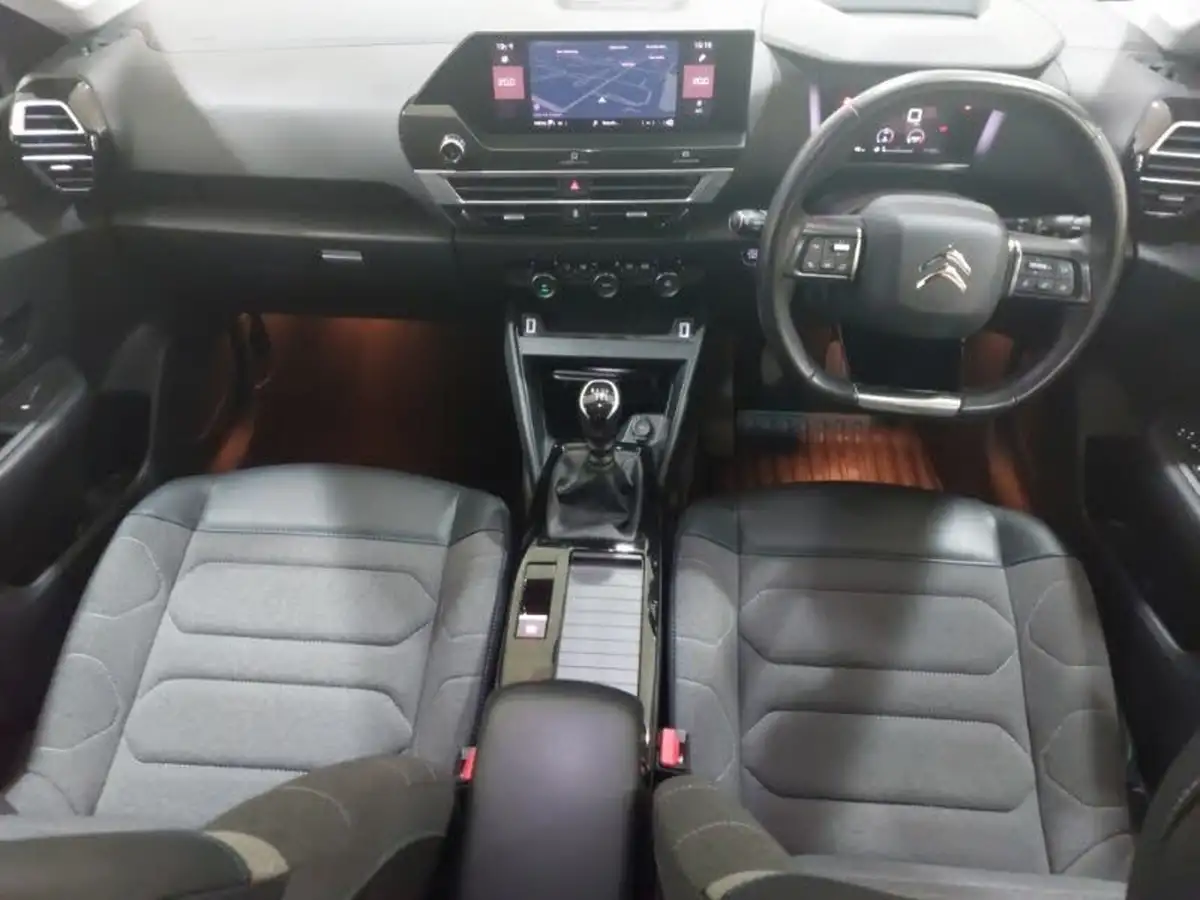 2022-citroen-c4-12-puretech-shine-130ps-big-2