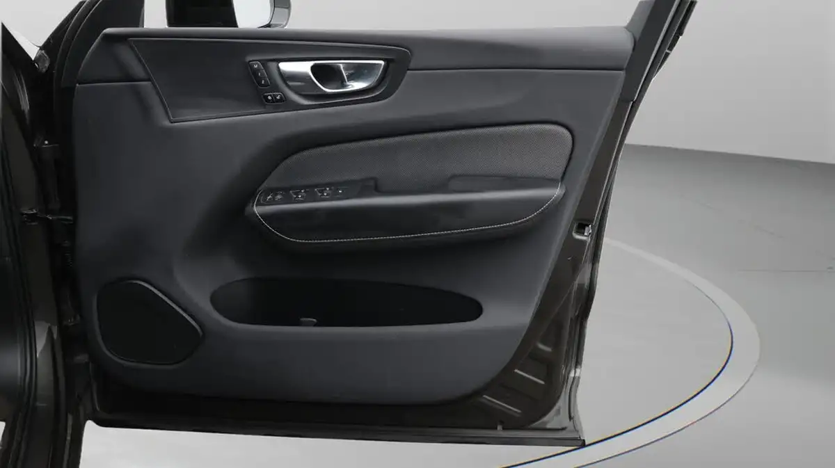 2020-volvo-xc60-20-t8-r-design-pro-big-15