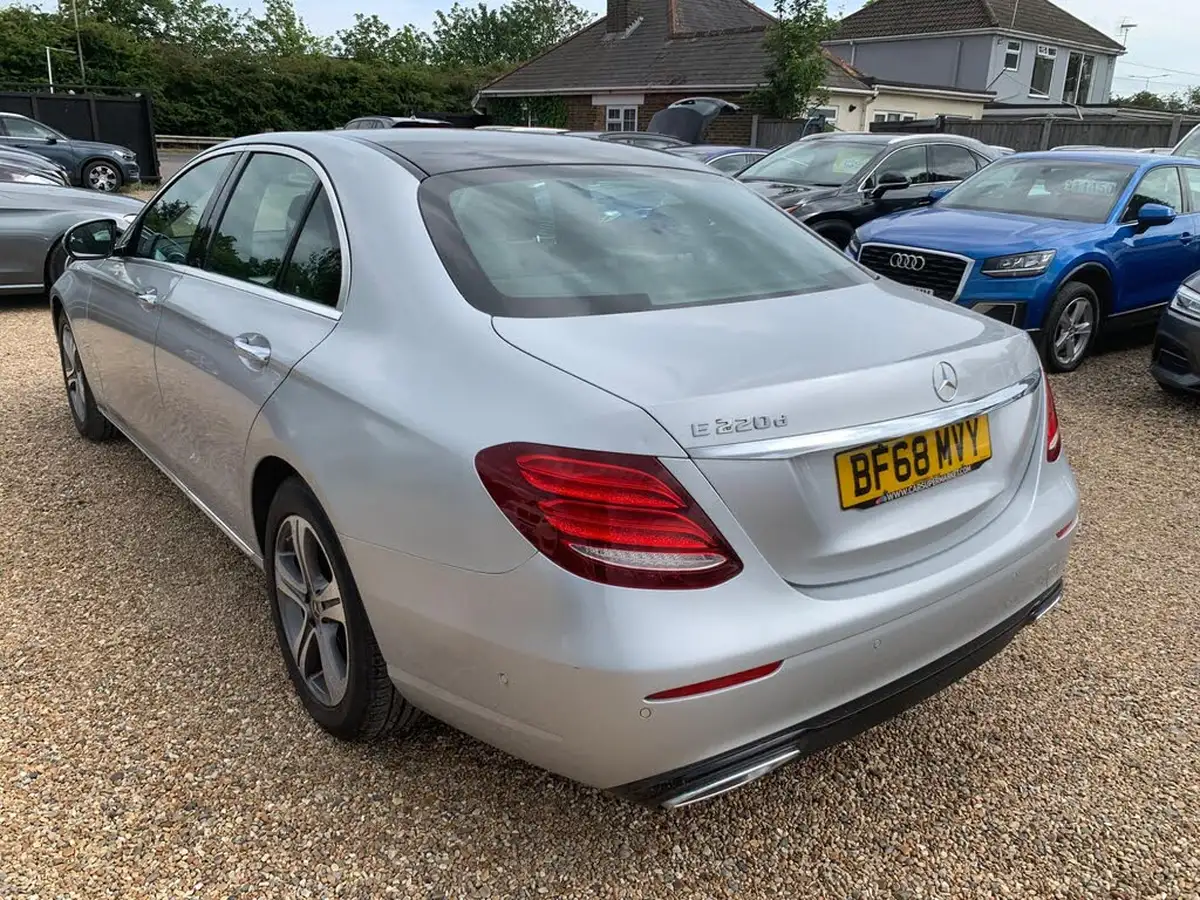 2018-mercedes-benz-e-class-20d-e220d-se-premium-plusss-saloon-4d-big-3