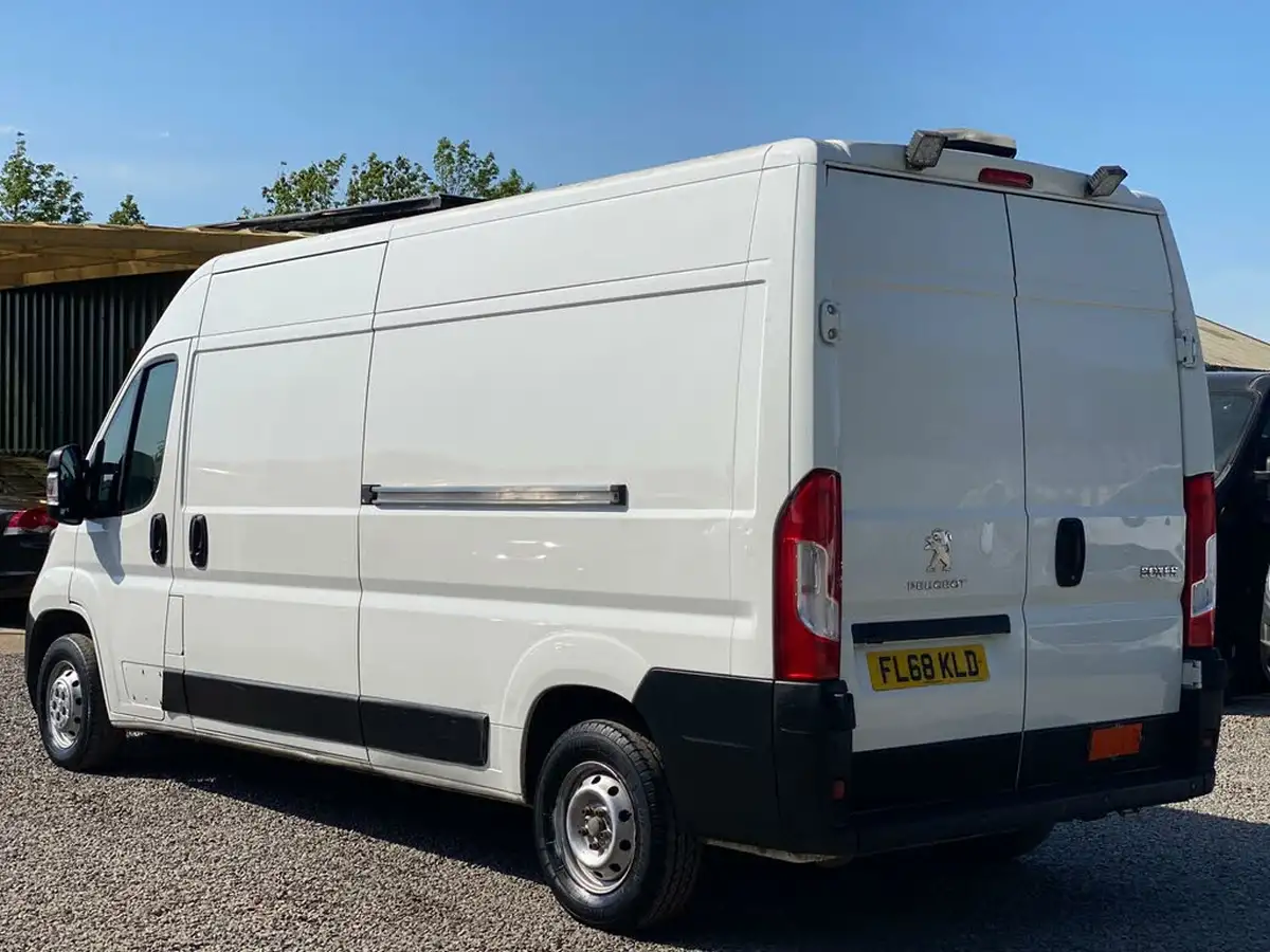 2018-peugeot-boxer-20-bluehdi-professional-335-l3-h2-big-5