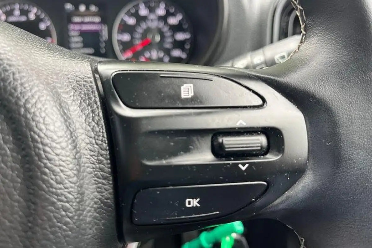 2022-kia-picanto-10-2-auto-seq-big-27