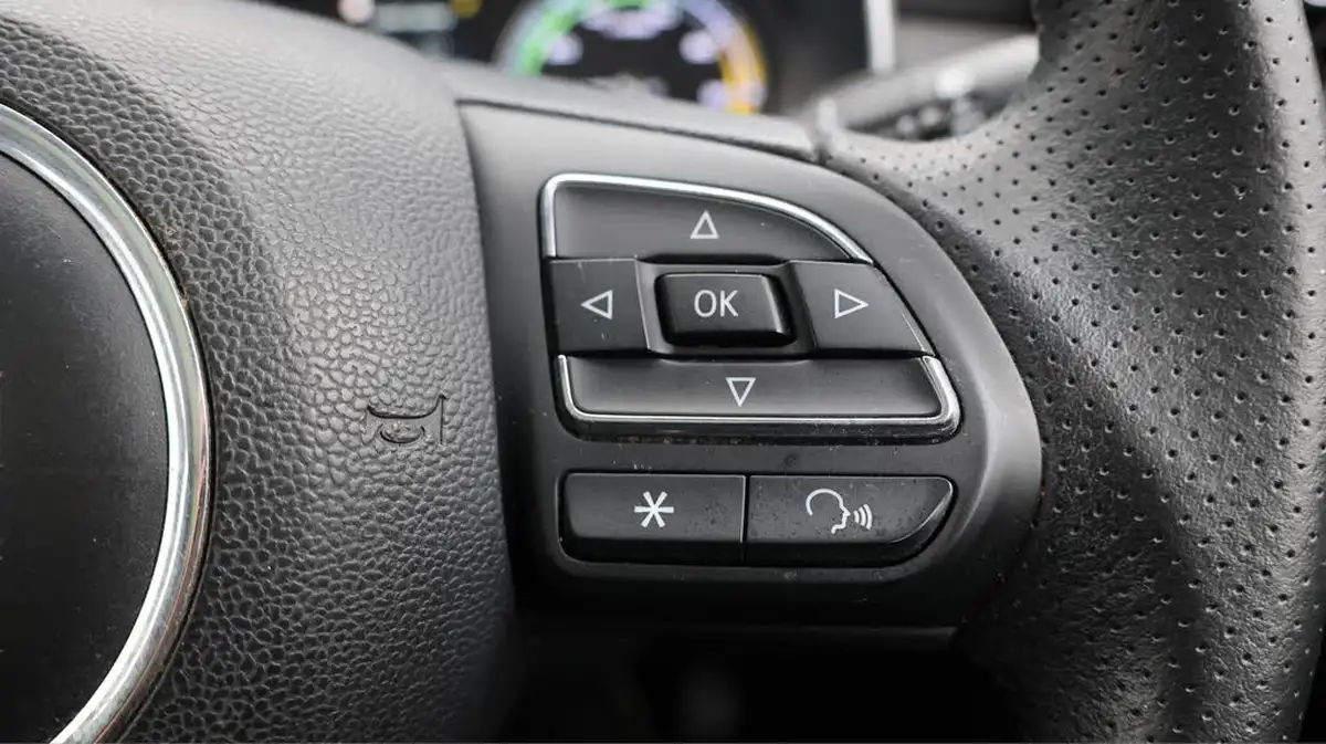2020-mg-zs-suv-e-exclusive-ev-big-24