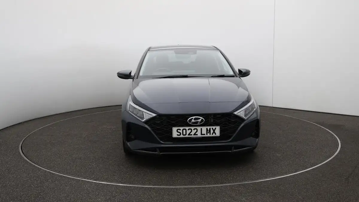 2022-hyundai-i20-10-t-gdi-premium-eclutch-imt-big-42
