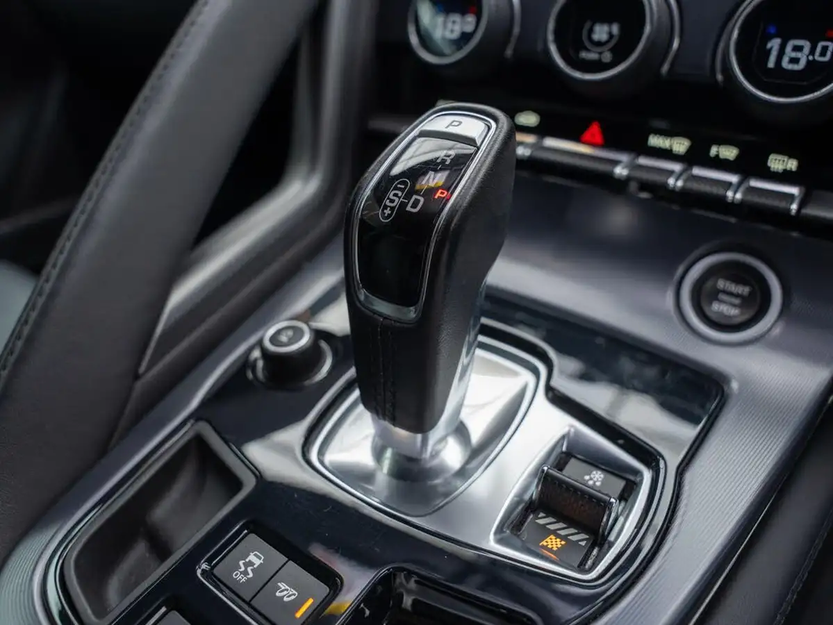 2019-jaguar-f-type-50-v8-sc-r-550ps-awd-ss-coupe-big-17