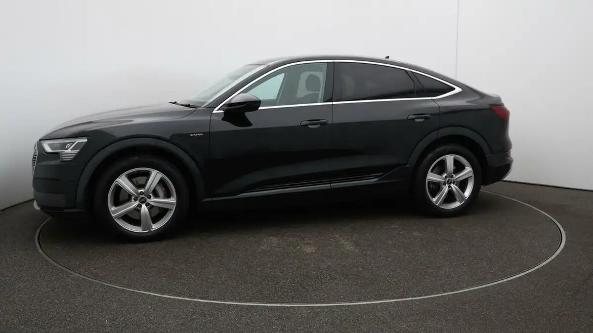 2022-audi-e-tron-50e-technik-sportback-big-67