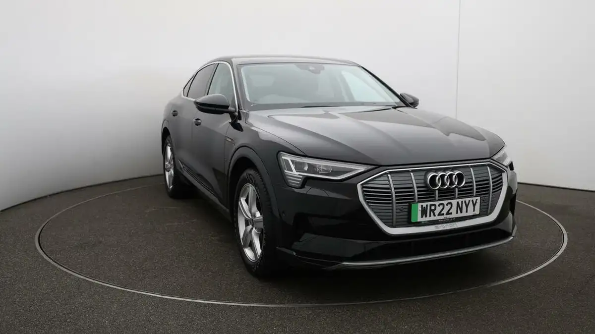 2022-audi-e-tron-50e-technik-sportback-big-43