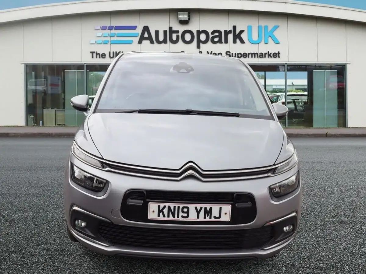 2019-citroen-c4-spacetourer-15bluehdi-flair-big-11