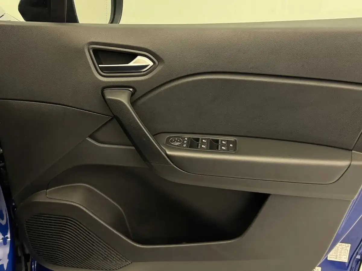 2021-renault-captur-10-tce-iconic-90ps-big-17