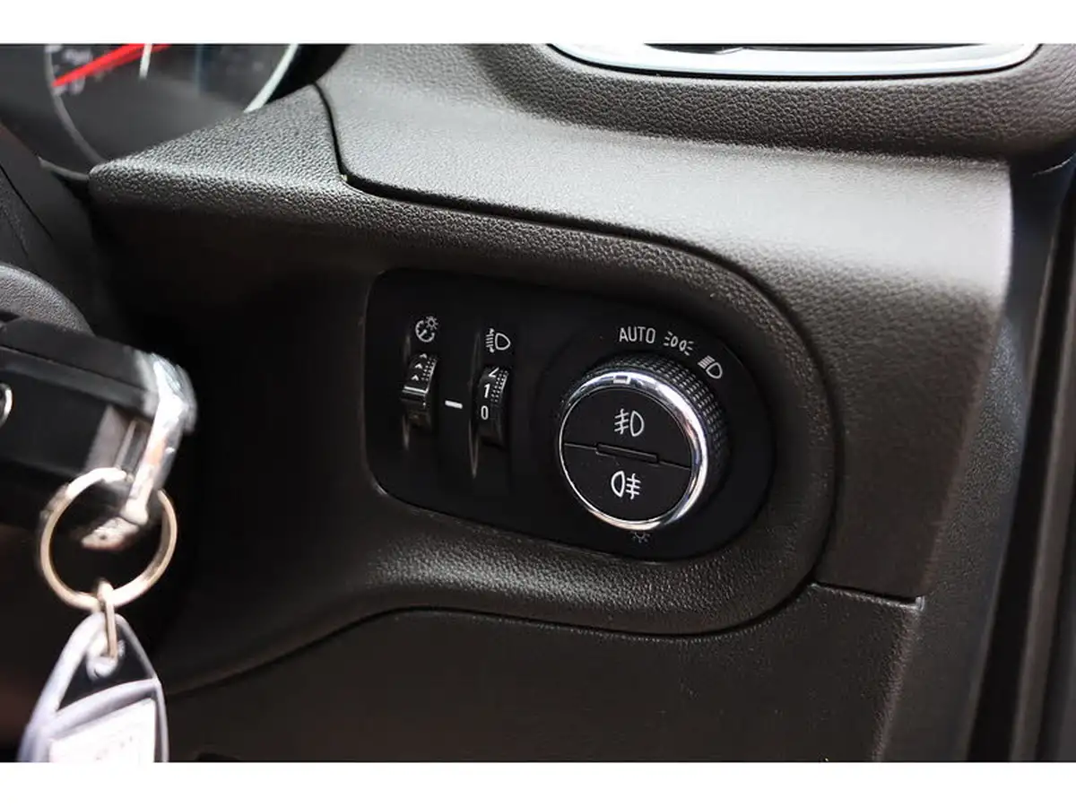 2019-vauxhall-grandland-x-12-se-ss-big-10