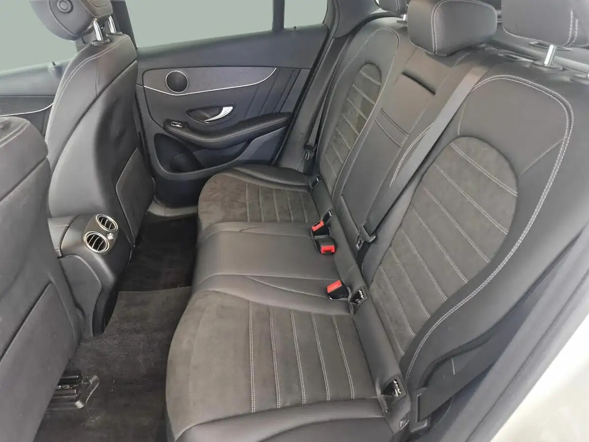 2020-mercedes-benz-glc-class-20d-glc220d-amg-line-station-wagon-5d-4matic-plus-big-17