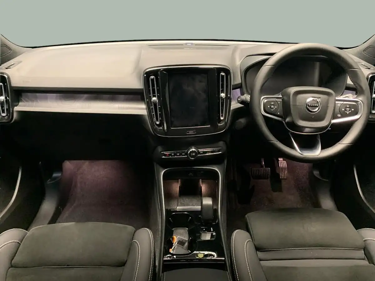 2023-volvo-xc40-e-recharge-ultimate-228bhp-big-2