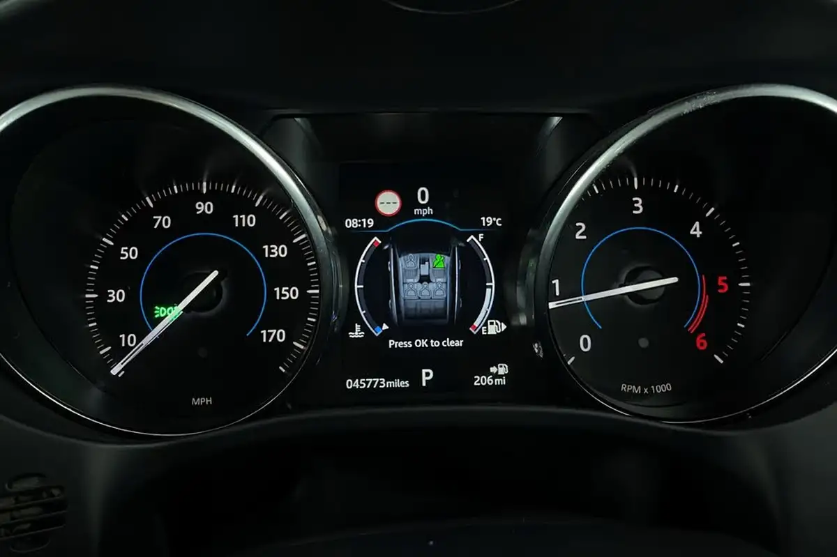 2018-jaguar-f-pace-20-i4d-portfolio-180ps-awd-auto-big-12