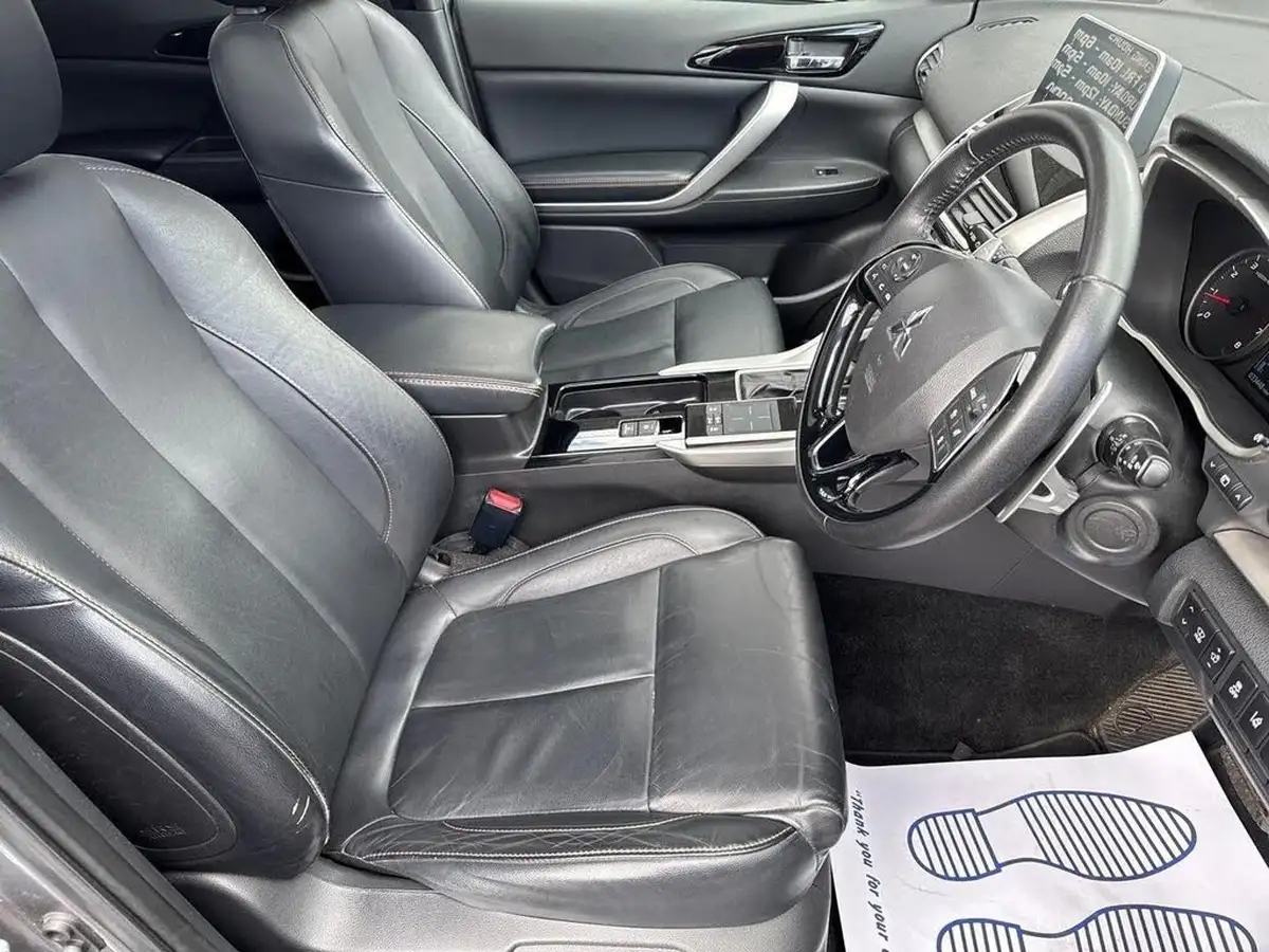 2019-mitsubishi-eclipse-cross-15-exceed-4wd-auto-big-13