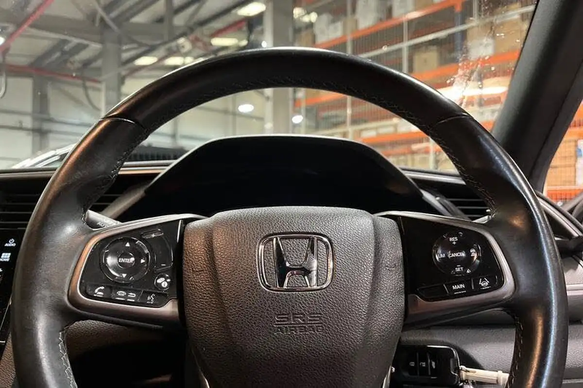 2019-honda-civic-10-vtec-turbo-sr-hatchback-5d-big-11