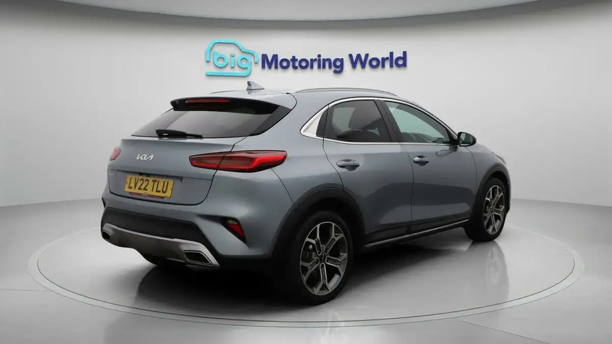 2022-kia-xceed-15-t-gdi-3-big-7