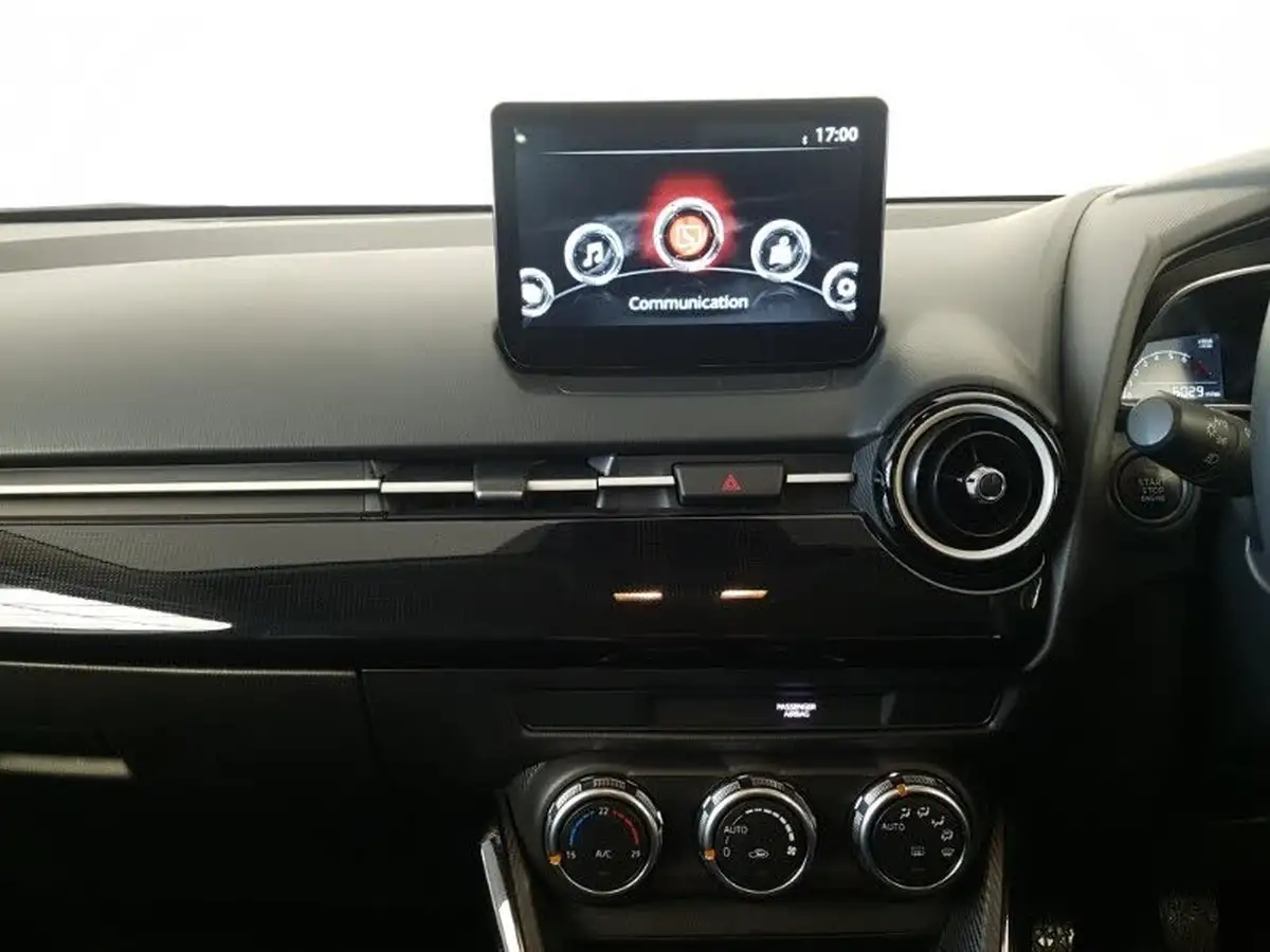 2023-mazda-mazda2-15-e-skyactiv-g-exclusive-line-big-10