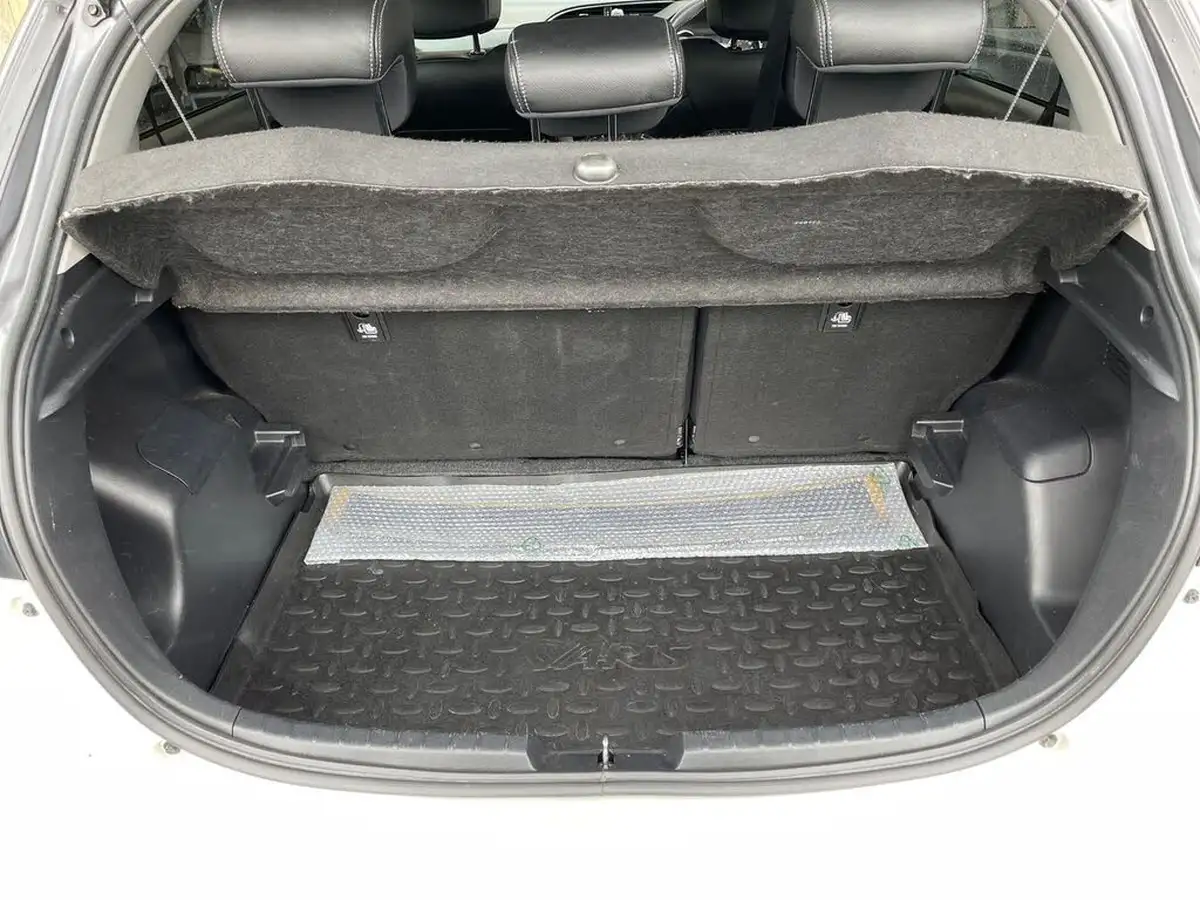 2019-toyota-yaris-15-vvt-i-y20-98bhp-hybrid-1497cc-e-cvt-big-11