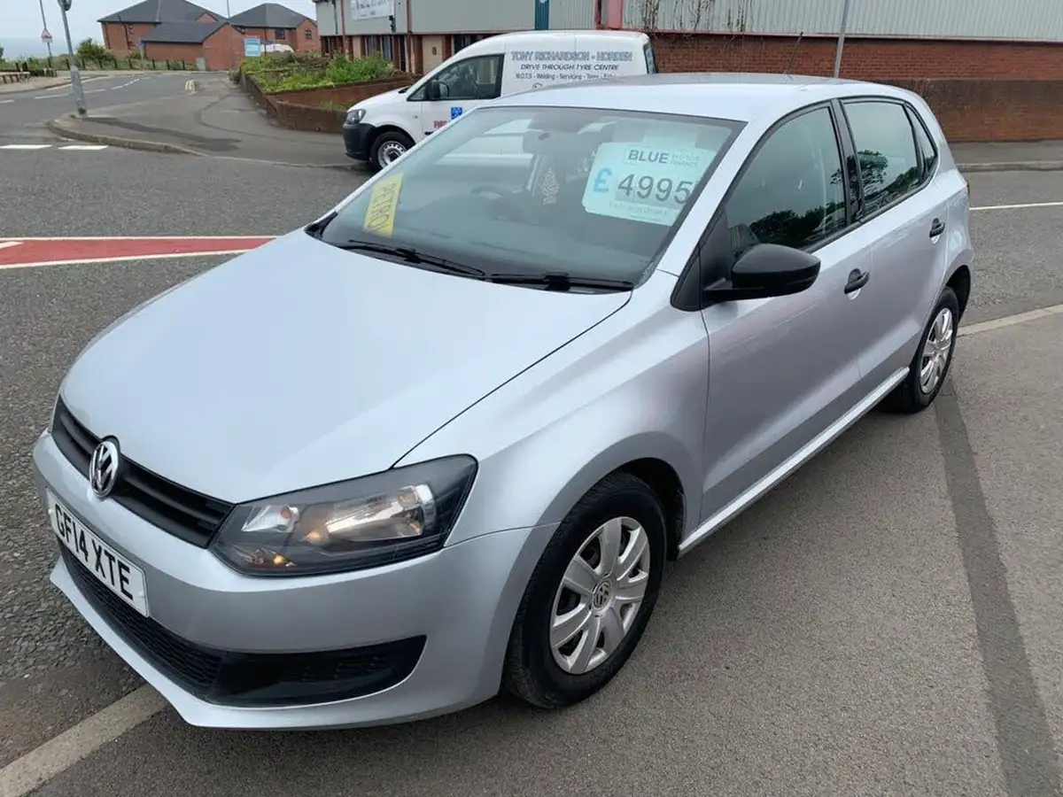 2014-volkswagen-polo-12-s-5d-big-2