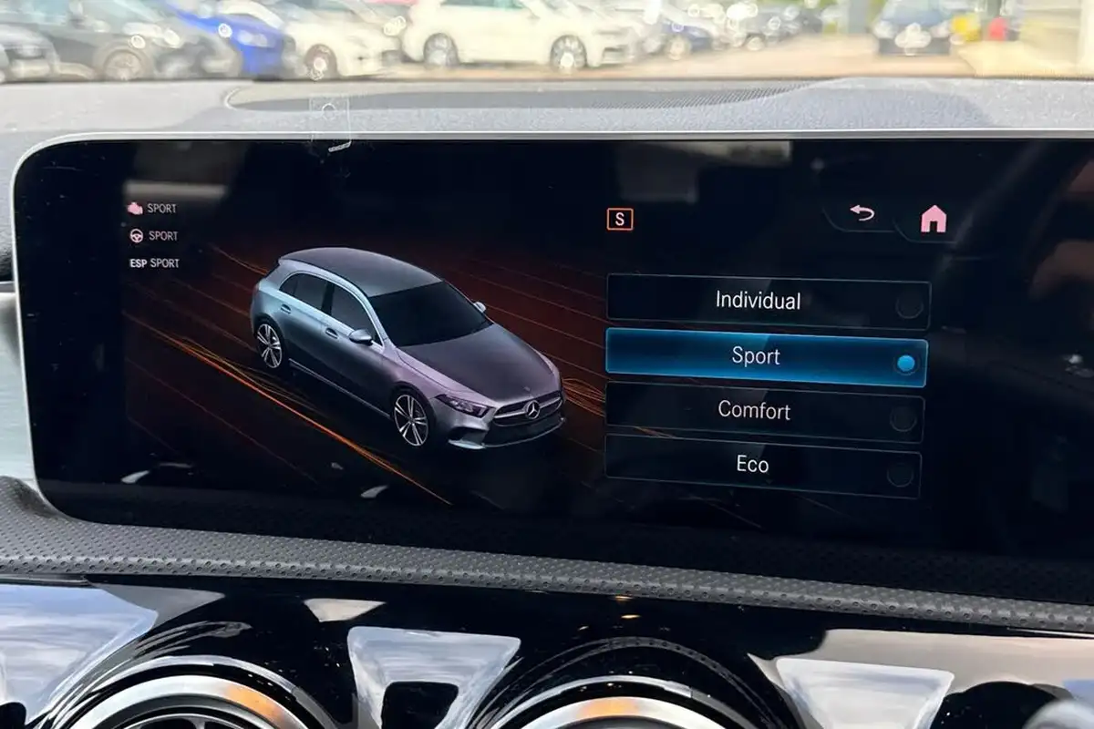 2019-mercedes-benz-a-class-13-a200-amg-line-premium-hatchback-5d-7g-dct-big-48