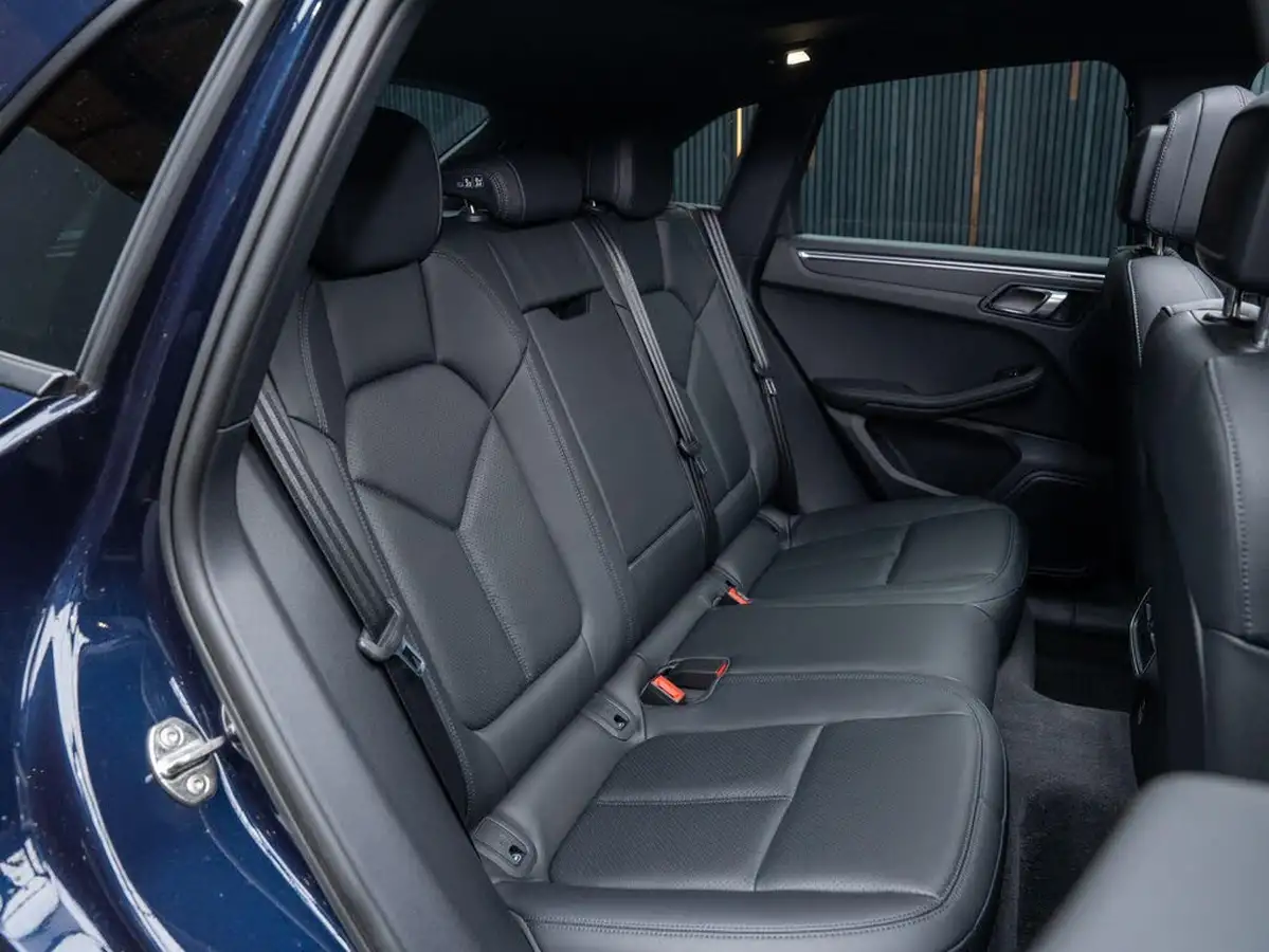 2022-porsche-macan-20-big-33