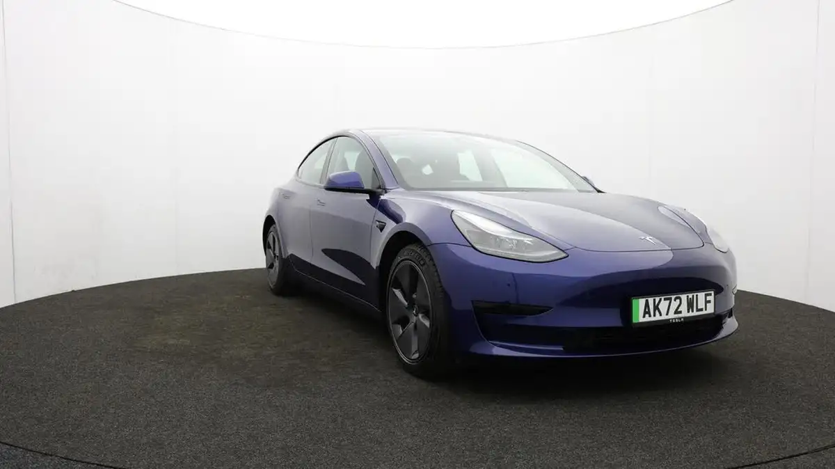 2022-tesla-model-3-e-rwd-big-51