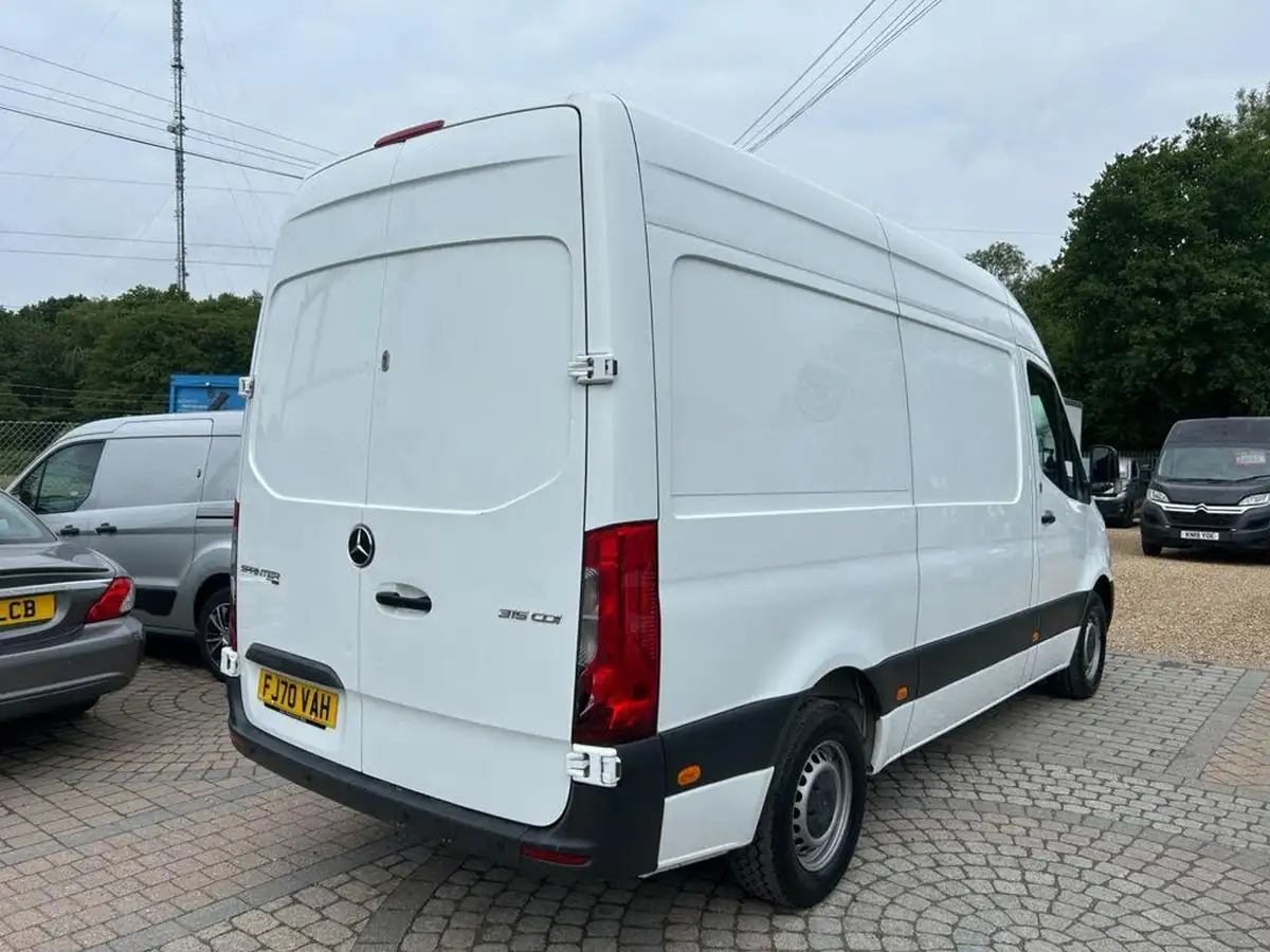 2020-mercedes-benz-sprinter-20cdi-315-l1h1-progressive-big-29