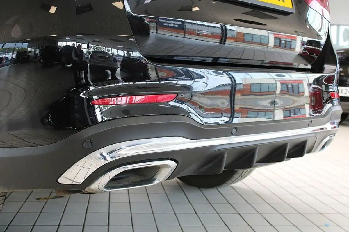 2019-mercedes-benz-glc-class-20d-glc220d-amg-line-station-wagon-5d-4matic-plus-big-15