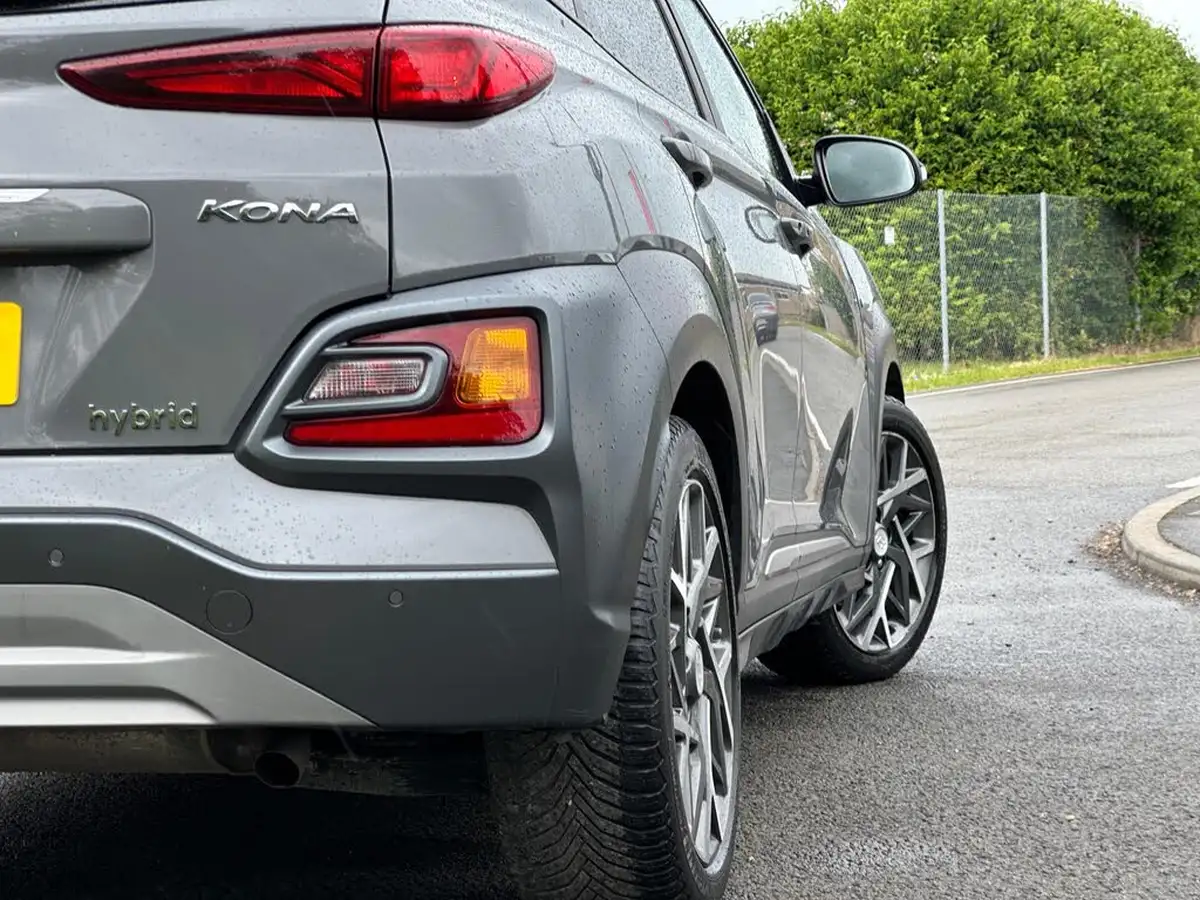 2020-hyundai-kona-16-gdi-premium-big-15