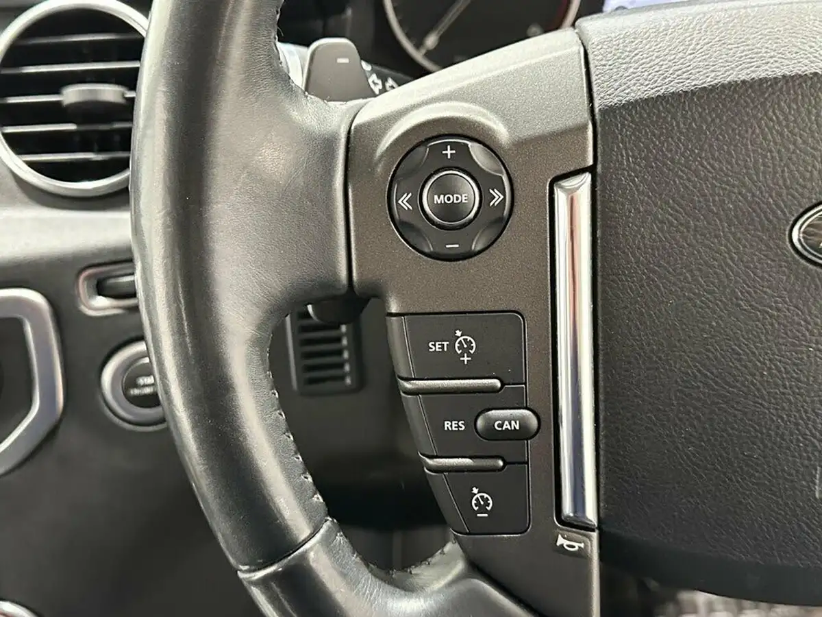 2016-land-rover-discovery-4-30-sd-v6-graphite-big-13