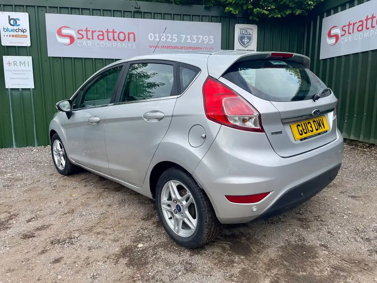 2013-ford-fiesta-10-zetec-100ps-ecoboost-ss-5d-big-7