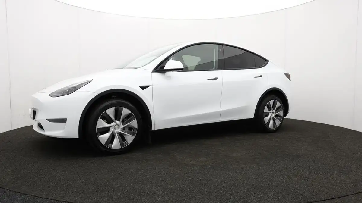 2024-tesla-model-y-e-long-range-306bhp-awd-big-58