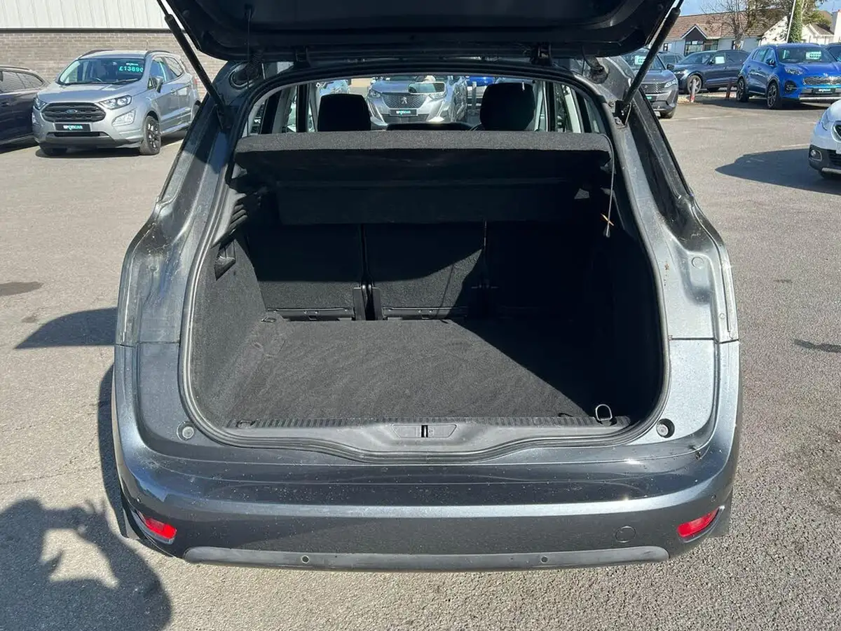 2017-citroen-c4-picasso-16bluehdi-feel-eat6-big-4