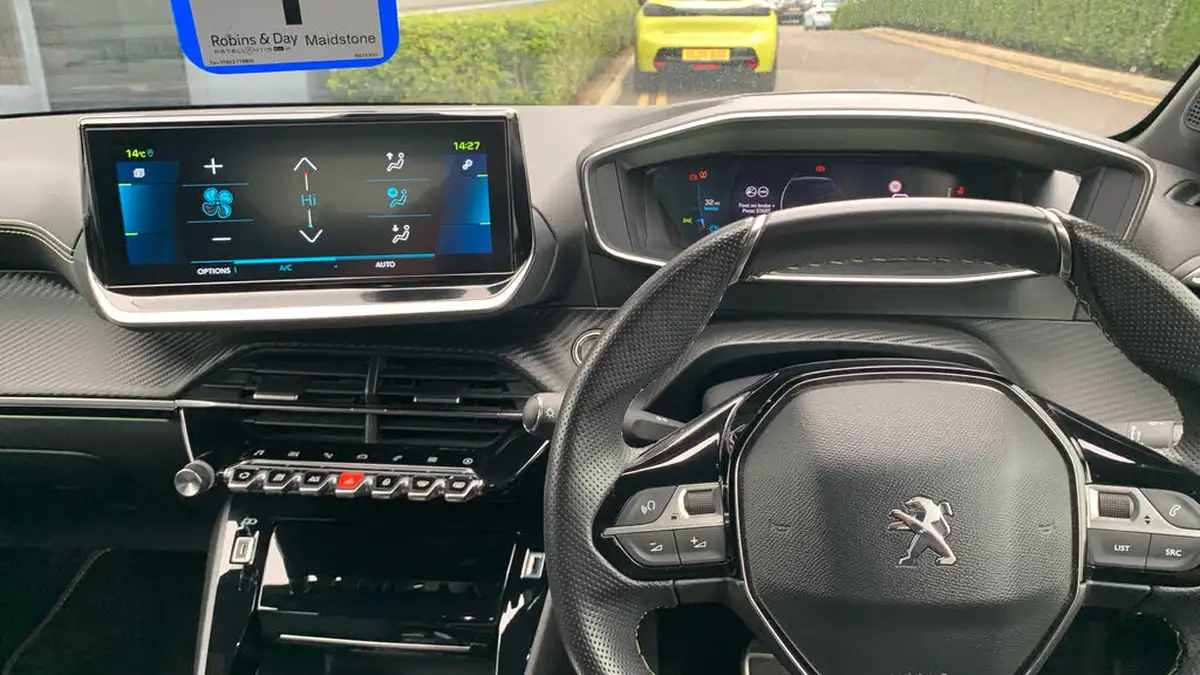 2022-peugeot-208-e-gt-136bhp-50kwh-big-9