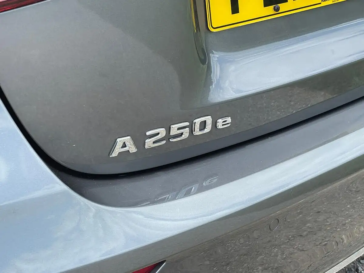 2020-mercedes-benz-a-class-13-a250e-amg-line-premium-hatchback-5d-big-20