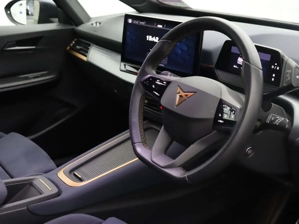 2022-cupra-born-e-v3-204ps-58kwh-big-18