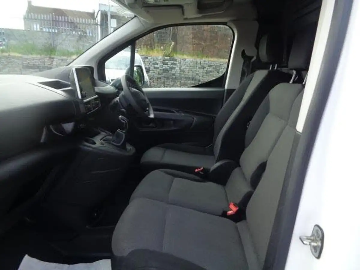 2021-peugeot-partner-15-bluehdi-1000-professional-100ps-eu6dt-panel-big-12