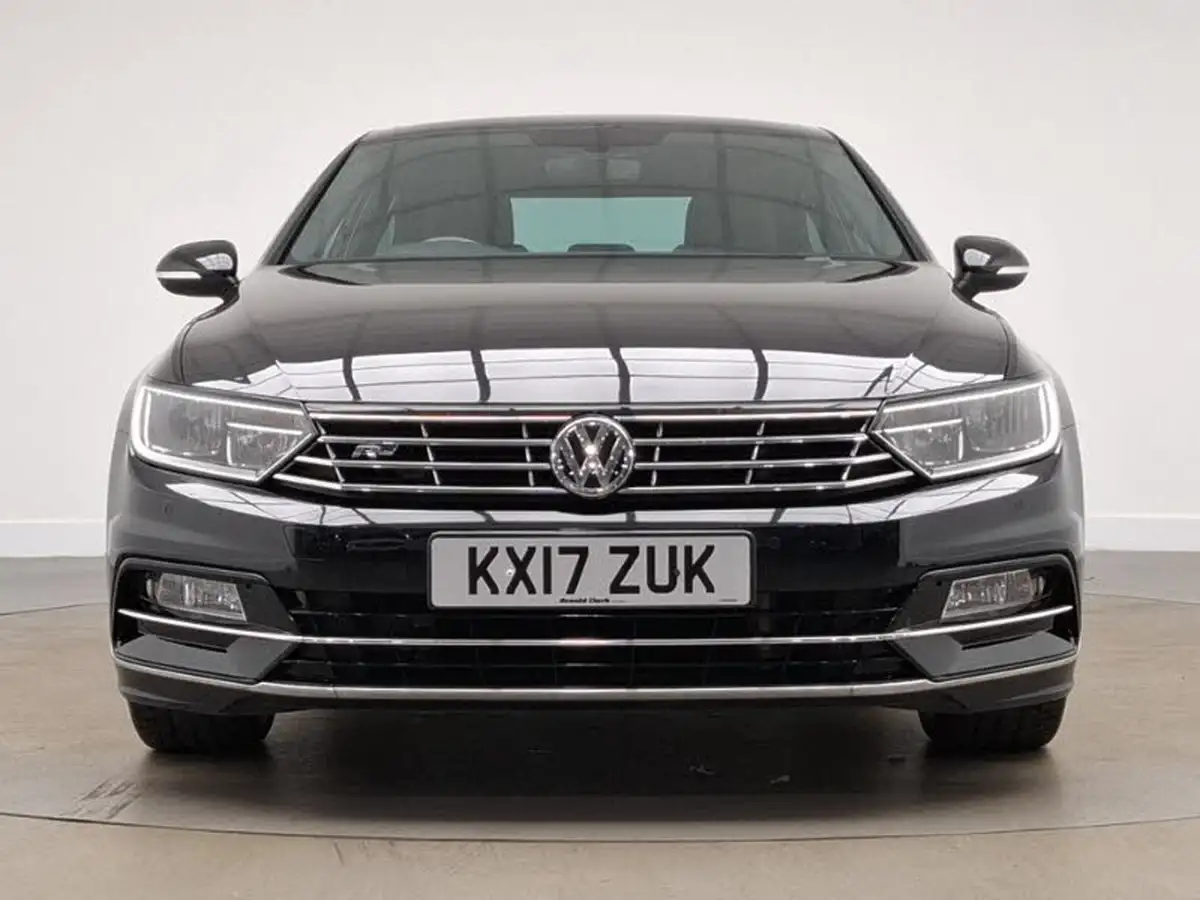 2017-volkswagen-passat-20tdi-r-line-150ps-ss-saloon-4d-dsg-big-11